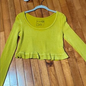 Long sleeve yellow crop top